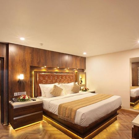 Kochi Hotel Kings Empire المظهر الخارجي الصورة